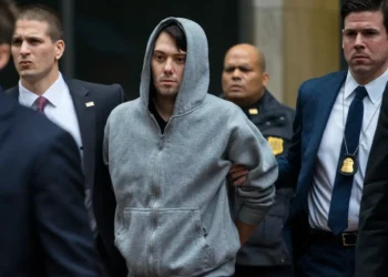Martin Shkreli urdhërohet të kthejë 64 milionë dollarë