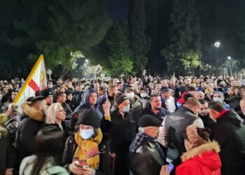 Edhe sonte protesta në shumë qytete të Malit të Zi