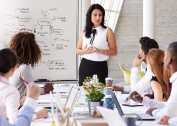 Programe dhe projekte për mbështetjen e të rinjve në procesin e punësimit