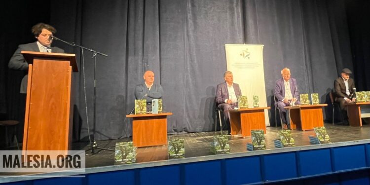 Promovohet libri “Çinari i moçëm” i autorit Gani Karamanaga