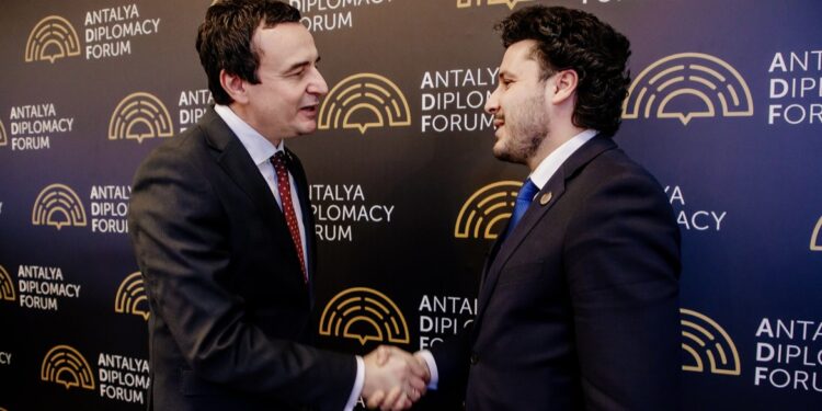 Pas takimit me Kurtin e Osmanin, Abazoviq: Po i forcojmë marrëdhëniet tona fqinjësore