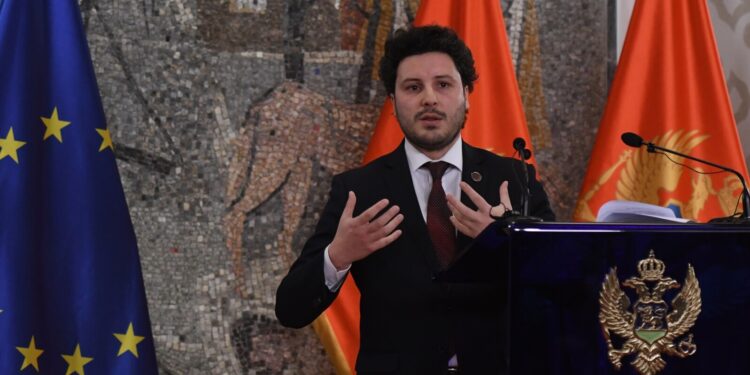 Abazoviq prezanton përbërjen e Qeverisë së ardhshme, shqiptarët dy poste ministrore