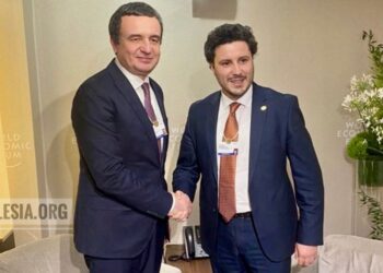 Kryeministri i Kosovës, Albin Kurti, takoi kryeministrin e Malit të Zi, Dritan Abazoviq