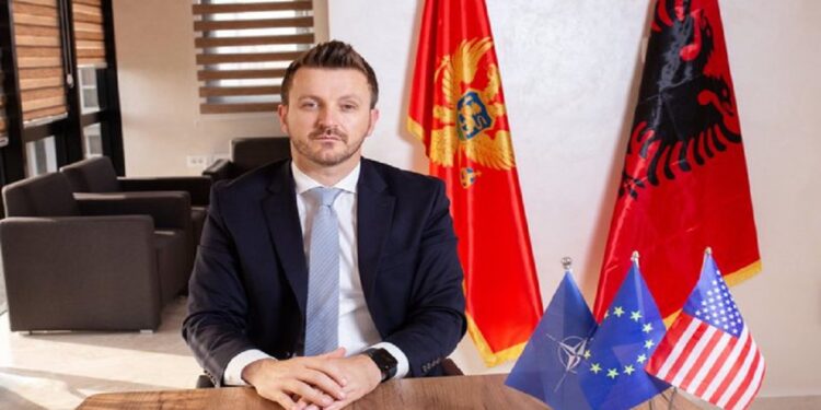 Dukaj: Fotografia nuk është bërë në ambientet e ministrisë, por në Komunën e Tuzit