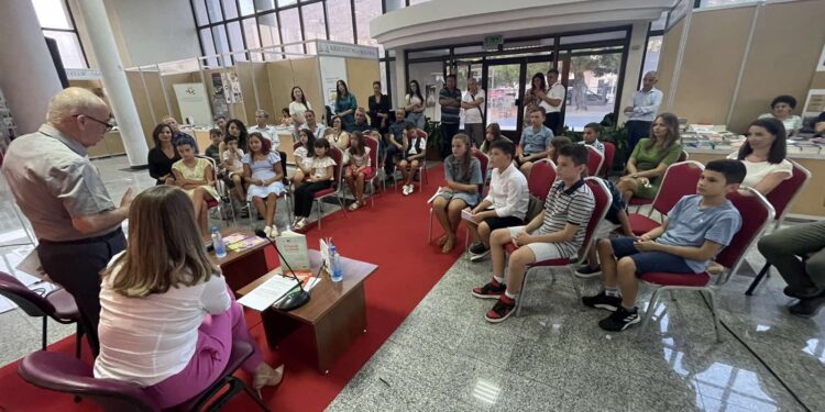 Dita e tretë e Panair të Librit- Mbahet vepra për fëmijë dhe promovohen librat e Art Club dhe Fran Camaj