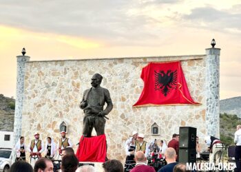 Përurohet shtatorja e Baca Kurtit në Milesh të Grudës