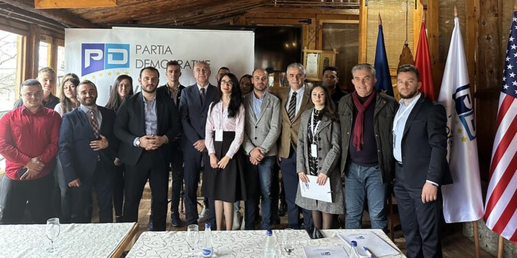 Partia Demokratike e Fatmir Gjekës, formon degën në Malësi