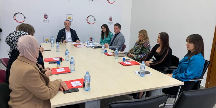 Komuna e Tuzit ndan 30 mijë euro si mbështetje bizneseve në pronësi të grave