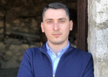 “Përgjigje SD-së së Tuzit: Politikën vazhdoni ta interpretoni nga pikëpamja moniste dhe populiste! Ndërsa patriotizmi tregohet me vepra!” nga Albert Bikaj