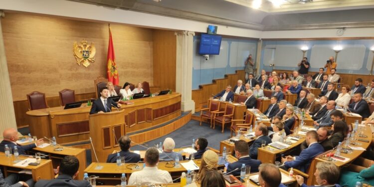 Gjukanoviq shpalli zgjedhjet parlamentare për më 11 qershor