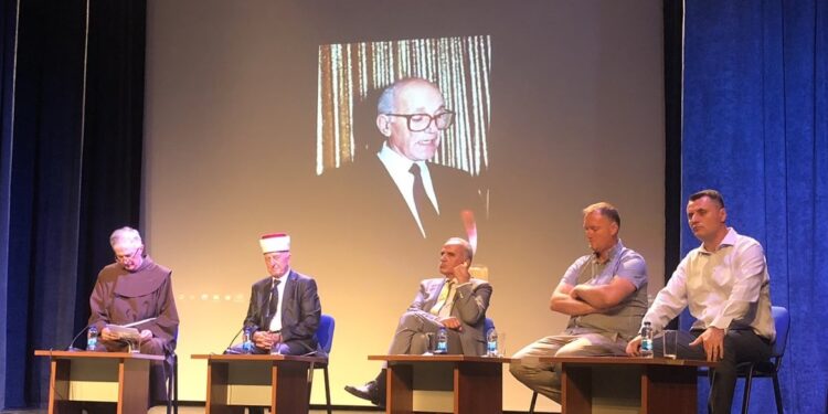 Mbahet tryezë shkencore me rastin e 53- vjetorit të Besëlidhjes së Malësisë