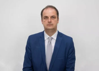 Genci Nimanbegu jep dorëheqje nga posti i deputetit