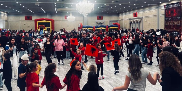 Michigan – “Jehona e Malësisë” bën bashkë fëmijët shqiptar për Ditën e Flamurit