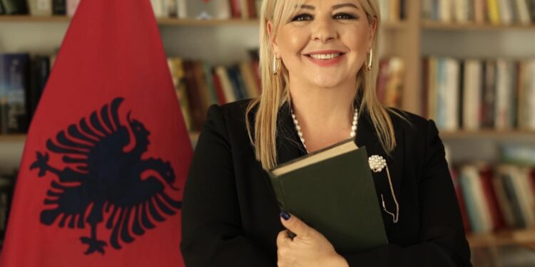 Zhaklina Peto është ambasadorja e re e Shqipërisë në Mal të Zi