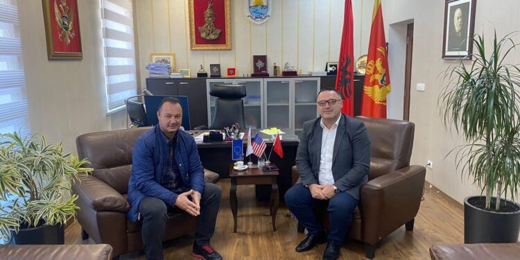 Gjelaj priti në takim kryetarin e Shoqatës “Malësia” nga Kalifornia – SHBA