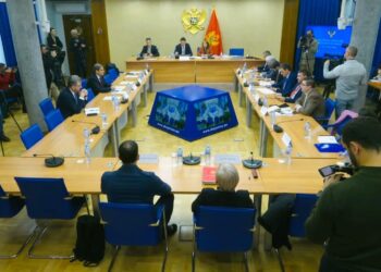 Deputeti Camaj, kërkon rihapjen e procesit të montuar policor “Fluturimi i shqiponjës”, kerkohet përgjegjesi për torturë në emër të shtetit