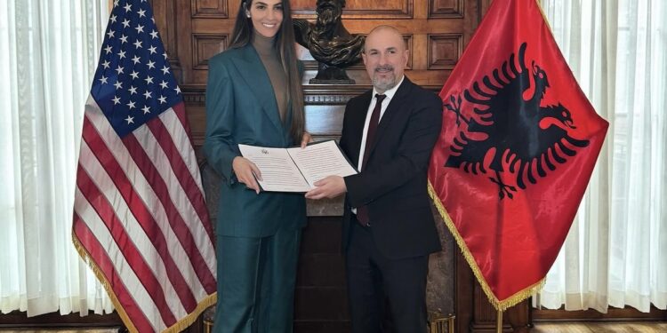 Emina Çunmulaj emërohet Konsull Nderit të Republikës së Shqipërisë në ShBA