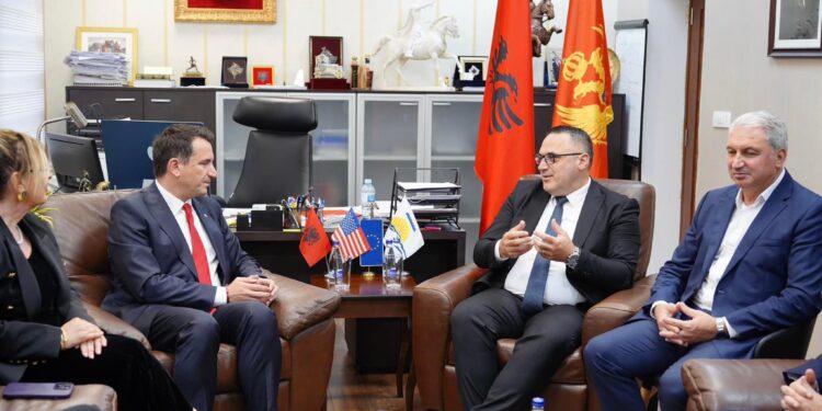 Kryetari i Tiranës, Erion Veliaj vizitoi sot Komunën e Tuzit