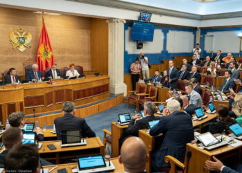 Në Qeverinë e Malit të Zi nga sot partitë proserbe dhe partia boshnjake