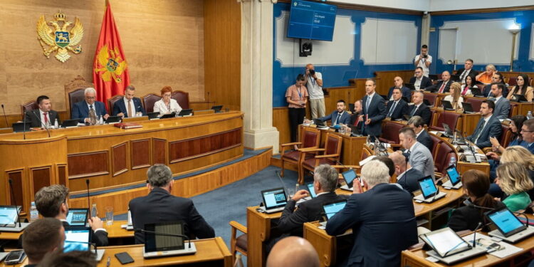 Në Qeverinë e Malit të Zi nga sot partitë proserbe dhe partia boshnjake