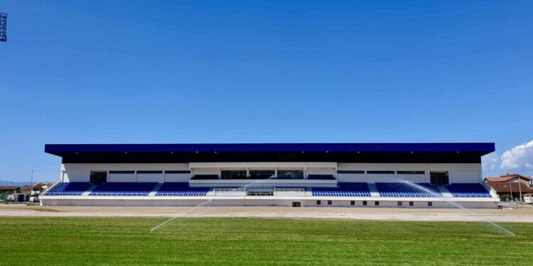 Stadiumi i Deçiqit është gati për derbi