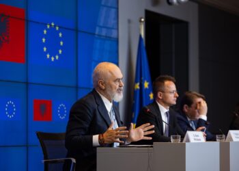 Anëtarësimi, Shqipëria nis bisedimet konkrete me BE-në