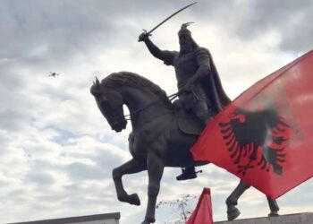 Historike, inaugurohet përmendorja e krye-heroit Gjergj Kastriot-Skënderbeut në Tuz