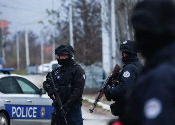 Kosovë, autoritetet mbyllin institucionet paralele të Serbisë