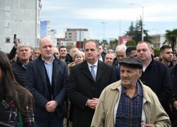 Në Ulqin qytetarët protestuan kundër vendimit të Qeverisë
