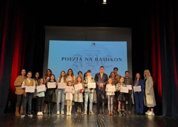 Me rastin e 7 Marsit – Ditës së Mësuesit, mbahet edicioni i katërt i garës së recitimit “Poezia na bashkon”