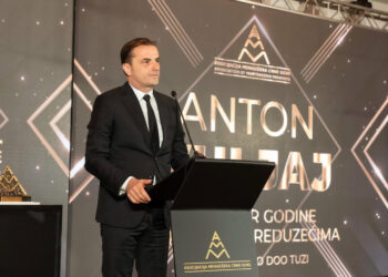 Anton Vulaj fiton çmimin “Menaxheri i Vitit”