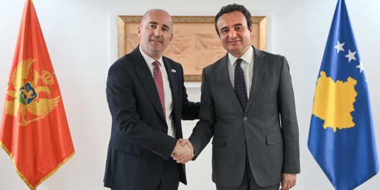 Kurti takon ambasadorin e Malit të Zi, Bernard Çobaj