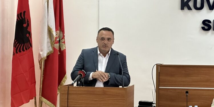 Gjelaj: Mbyllja e të vetmes barnatore shtetërore në tuz është e papranueshme, rrezikohet shëndeti i mijëra qytetarëve