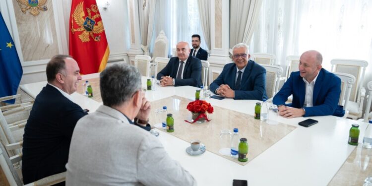 Takim mes liderëve shqiptarë dhe serbë në Podgoricë: Synim i përbashkët rruga drejt BE‑së