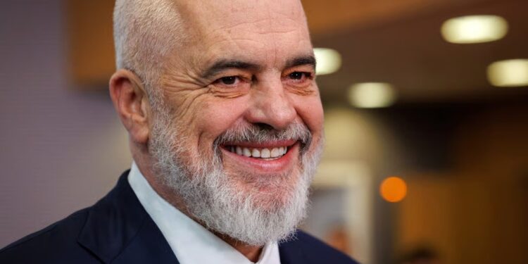 Shqipëria emëron ministren e parë në botë të krijuar nga inteligjenca artificiale