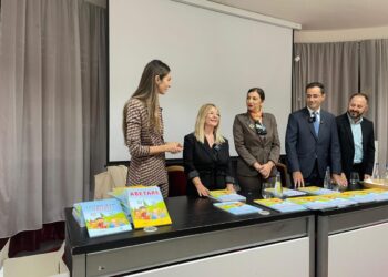 Fillon shpërndarja e Abetares Mbarëkombëtare për nxënësit shqiptarë në Mal të Zi