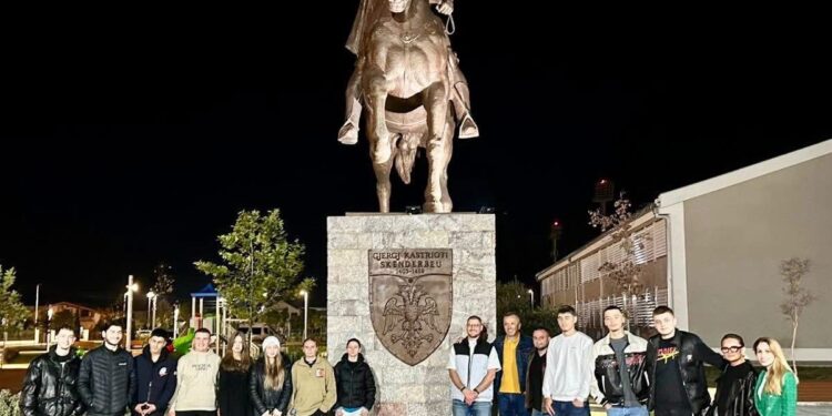 Të rinjtë nga Lugina e Preshevës vizitojnë Ulqinin dhe Malësinë