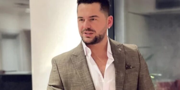 Vdes në moshën 40-vjeçare këngëtari i njohur shqiptar, Shpat Kasapi