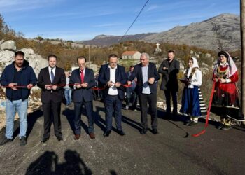 U hap zyrtarisht rruga që lidh Hotin me Grudën – Investim i përbashkët i Komunës së Tuzit dhe mërgatës