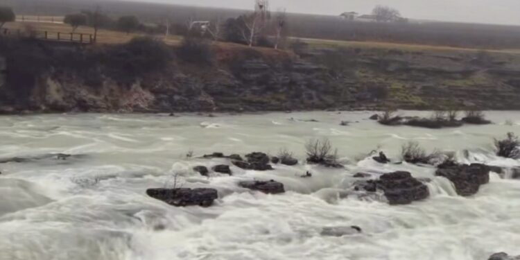 Shiu i vazhdueshëm në Malësi shkakton vërshime