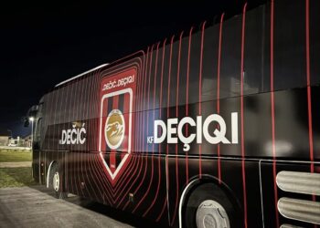 Autobusi i KF Deçiqit me “veshjen” e re