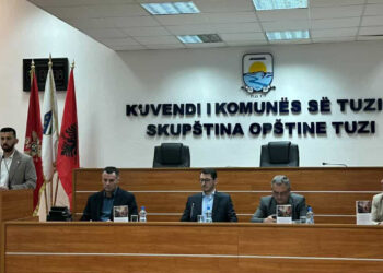 Promovohet në Tuz libri “Zanafilla e mendimit kombëtar: diskursi i humanistëve arbënorë përgjatë Renesancës”