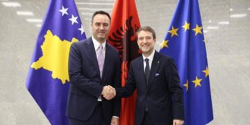 “Kush prek Kosovën, prek Shqipërinë”, Hoxha: Pavarësia e Kosovës, realitet i pakthyeshëm
