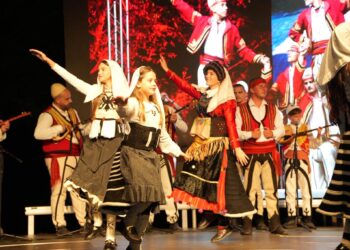 Festivali Mbarëkombëtar i Folklorit “Rapsha 2026” bashkoi trevat shqiptare në Vitojë