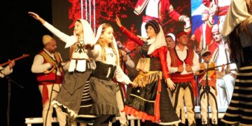 Festivali Mbarëkombëtar i Folklorit “Rapsha 2026” bashkoi trevat shqiptare në Vitojë