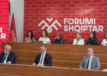 Forumi Shqiptar do të votojë për shkarkimin e Andrija Mandiqit