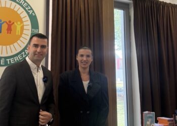 Ambasada e Shqipërisë dhuron libra në gjuhën shqipe për kopshtin “Nënë Tereza” në Tuz