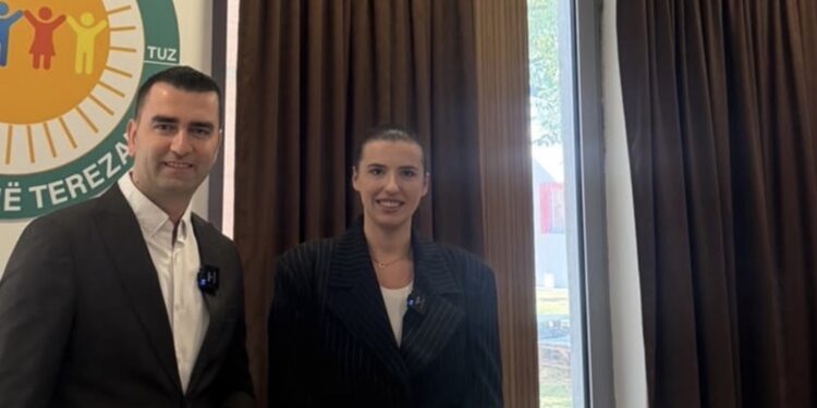 Ambasada e Shqipërisë dhuron libra në gjuhën shqipe për kopshtin “Nënë Tereza” në Tuz